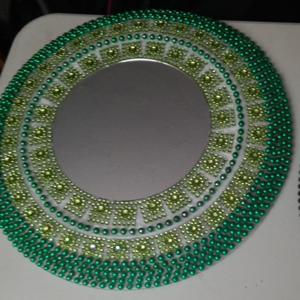 Plates  with mirrors